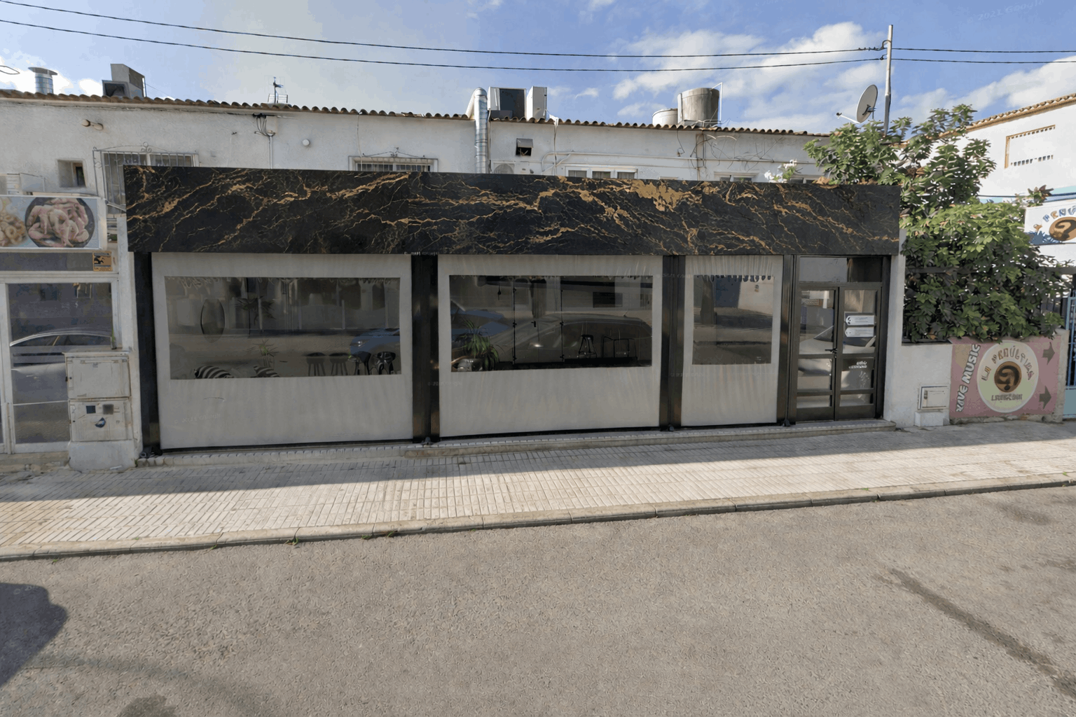 Happyday Social Club Entrance